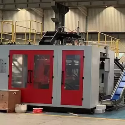 15 Ton Plastic Blow Molding Machine with 3.5 × 5.6 × 2.65 M Size and 200 KN Clamping Force for Durable Packaging