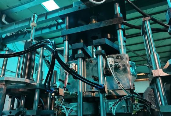 Capacity 10L Plastic Bottle Blow Molding Machine With MOOG Parison Control System And Single / Double Mold Cavity